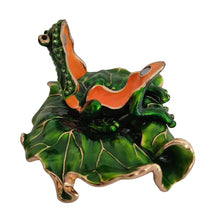 Load image into Gallery viewer, Green Frog On A Lily Pad Trinket Jewellery Ornament Box | Australian Green Frog Gift | Australiana Gifts