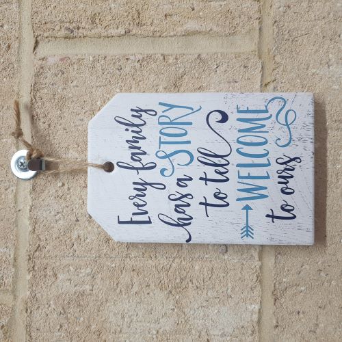 This ceramic hanging sign is the perfect family home gift. Display the heartwarming message 