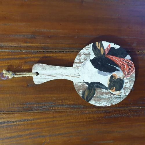 This decorative wooden board features a charming cow design, perfect for any kitchen or farmhouse decor. A great gift for cow lovers, this hanging paddle sign adds a touch of rustic charm to any space. Enhance your home with this unique and functional piece.